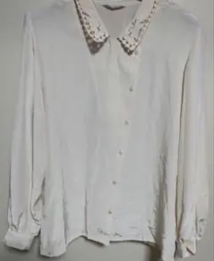 刺繍入りホワイトシャツ バルーンスリーブ