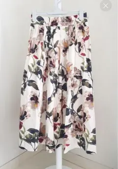 ZARA ボタニカル　スカート
