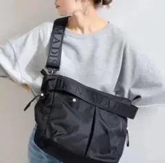 NOMADIS 黒 ナイロン ショルダーバッグ