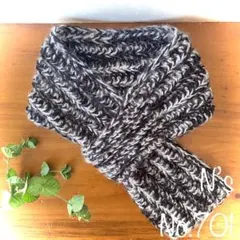 No.701『モノトーンミニマフラー』