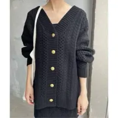 ケーブル ニット