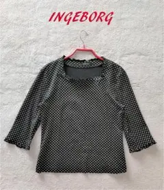INGEBORG 大人可愛い ドット柄　ブラウス トップスのサムネイル