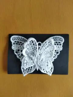 ホワイト レース 蝶 ブローチ