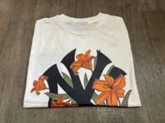 【海外限定品】 NEW ERA Yankees flower logo teeのサムネイル