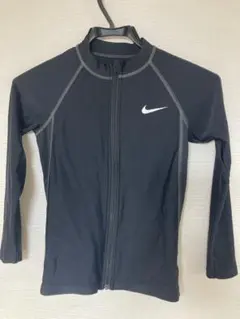 Nike ナイキブラック ラッシュガード Sサイズ　140センチ※タグに記名あり