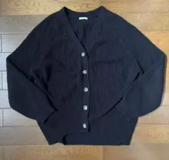 黒カーディガン