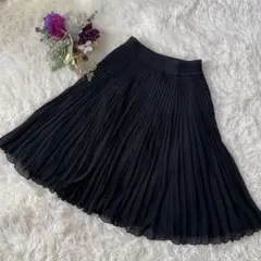 【FRANCO FERRARO】フランコフェラーロ　黒いプリーツ膝丈スカート　1