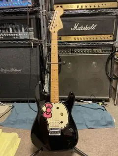 【超美品】Squier Hello Kitty Stratocaster 初期型のサムネイル