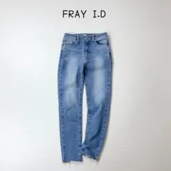 FRAY I.D ハイウエスト スキニーパンツ デニム ロゴパッチ　サイズ1のサムネイル