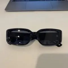 ユニクロ　UNIQLO ブラック　レクタングル　サングラス