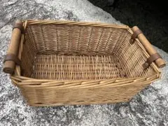 ❸籐製長方形バスケット 木製ハンドル付き（13×30×17）