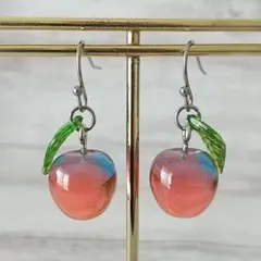 No.2680 りんご ピアス ハンドメイド レジン
