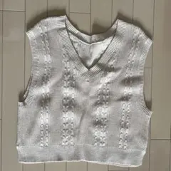 ホワイト Vネック ニットベスト