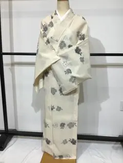 なでしこ】紬 単衣 夏着物 白 青 小菊柄 着丈159 裄丈65 k1332 - メルカリ