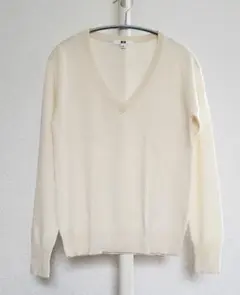 ユニクロ　カシミヤ　Vネックニット