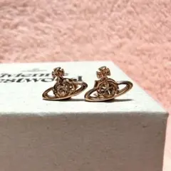 片耳【美品】ナノソリティアスタッドピアス グリーンクリスタル