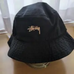 Stussy ブラック バケットハット