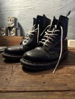 ドクターマーチン　Dr.MARTENS 8ホールのサムネイル