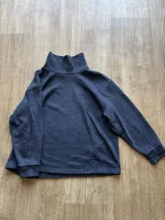 ユニクロ ダークネイビーハイネック