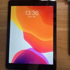 iPad 第6世代 32GB スペースグレイ ケース付き A1893