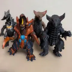 ウルトラマン 怪獣フィギュア 3体セット - メルカリ