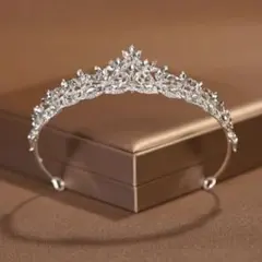 クリスタルシルバー ティアラ