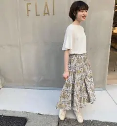 yuni ナデシコプリント ゴアードスカートのサムネイル