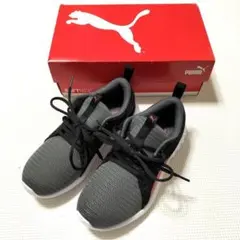 PUMA プーマ　軽量　SOFTFOAM スニーカー　　靴　23.5