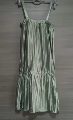 グリーン プリーツキャミワンピース Мサイズ