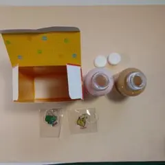 空箱　明治コーヒー&明治いちご　ポケモンセット　ペットボトルチャーム２個入り