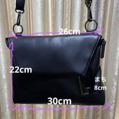 ear ブラックレザーショルダーバッグ