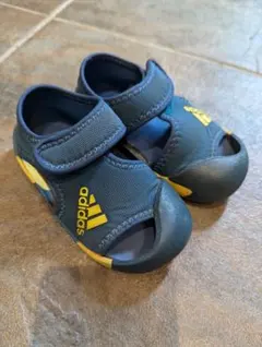 adidas キッズサンダル 13センチ