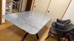 いいね。入りません。即購入のみ。 大理石風ガラスダイニングテーブル一点 いいね。入りません。即購入のみ。 大理石風ガラスダイニングテーブル