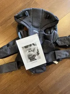 美品　BABYBJORN 抱っこ紐 ベビーキャリア MOVEのサムネイル
