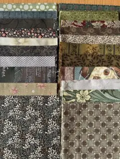 デザイナーズ柄　パッチワークカットクロス　約200g 約20枚入り　カーキ系