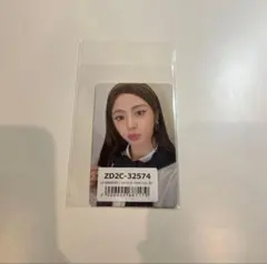 ルセラフィム Weverse ユニバ スペシャルレアカード ラキドロ ユンジン LE SSERAFIM - ユンジン weverse ユニバ スペシャルレアカード