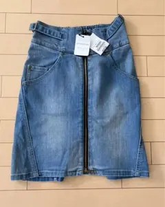 新品タグ付き♡INDIVI デニムスカート　フロントジップ　38のサムネイル