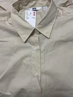 新品 UNIQLOエクストラファイン　コットンシャツ　長袖 ベージュ M