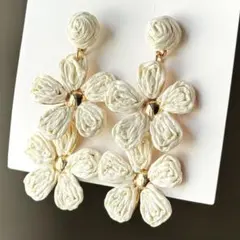 2段フラワーピアス 花型 ホワイト リゾート ボヘミアン イヤリング ★新品★