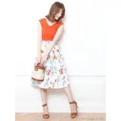 【新品未使用】リランドチュール　花柄スカート