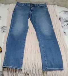 UNIQLO JEANS ライトブルー ストレートジーンズ　３２インチ