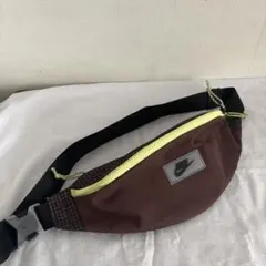 NIKE 容量3L ショルダーバッグ　ボディバッグ