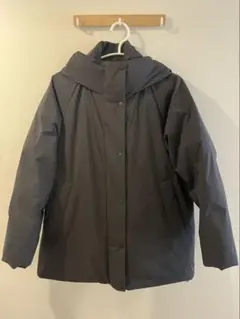 ダークグレー フード付き ダウンジャケット