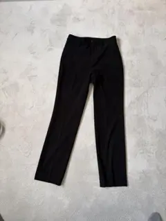 UNIQLO ブラックパンツ