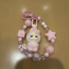 ウサギのキャラクター付きストラップ