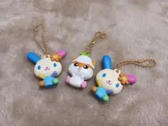 サンリオキャラクターズ　ぺたんこマスコット　teamいえろー　ガチャガチャ