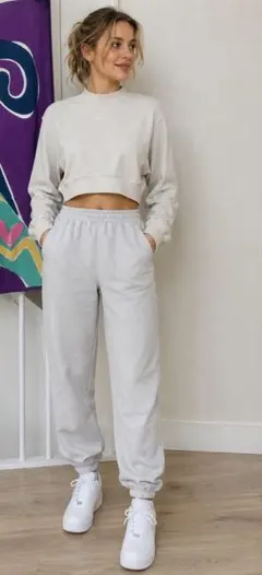 NIKE クロップド丈　スウェット