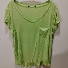 ライトグリーン Vネック Tシャツ 半袖