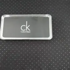 ◆Calvin Klein アイシャドウパレット◆のサムネイル
