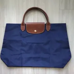 Item thumbnail for item b2c36bf1-cd91-4851-8866-45119619ef3c